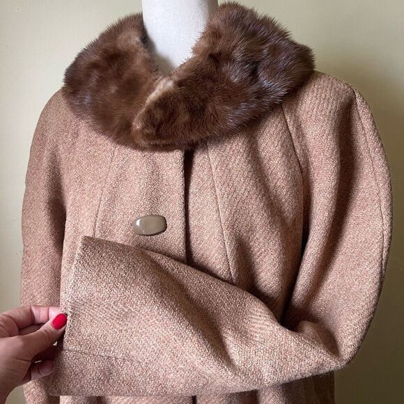 Vintage 60s Pure Wool Swing Coat Button Down Tan Brown Fur Collar Medium - Picture 3 of 13